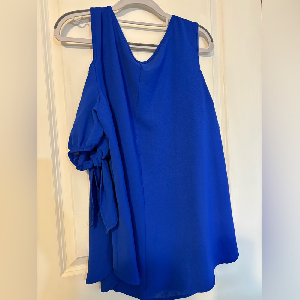NWT, Boutique Cold Shoulder Royal Blue blouse 3X plus size - Picture 2 of 9